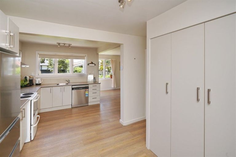 Photo of property in 34 Charlcott Street, Burnside, Christchurch, 8053