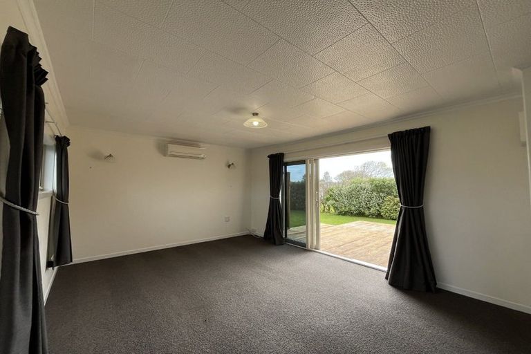 Photo of property in 1 Truby King Street, Merrilands, New Plymouth, 4312