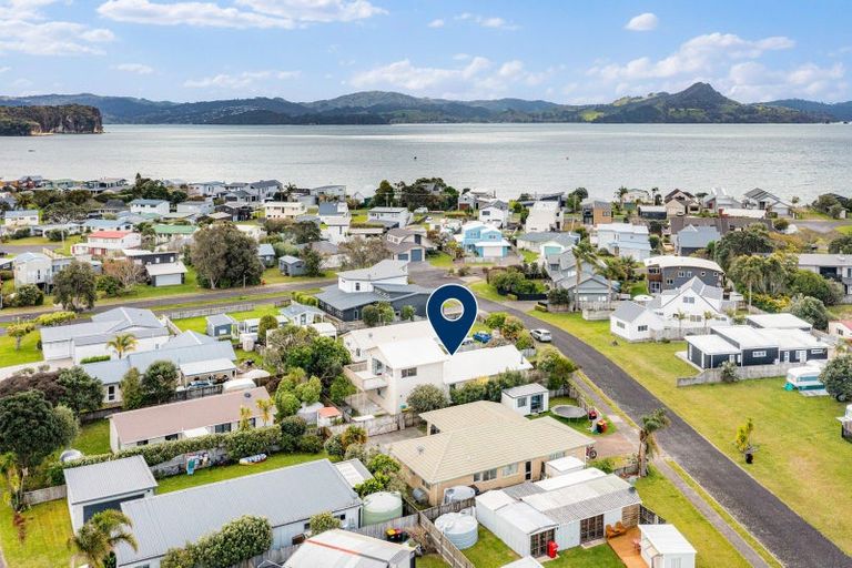 Photo of property in 15 The Crowsnest, Cooks Beach, Whitianga, 3591