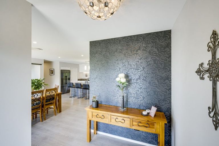 Photo of property in 21 Ridgeway Terrace, Taradale, Napier, 4112