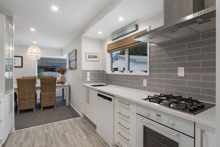 Photo of property in 52 Papaunahi Road, Bowentown, Waihi Beach, 3177