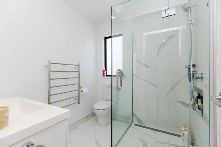 Photo of property in 2/44 Glenview Terrace, Glenview, Hamilton, 3206