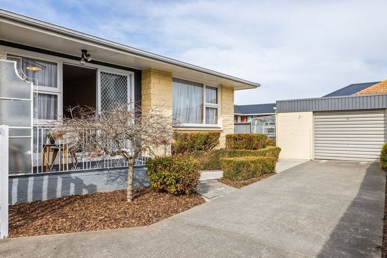 Photo of property in 2/4 Apollo Place, Papanui, Christchurch, 8052