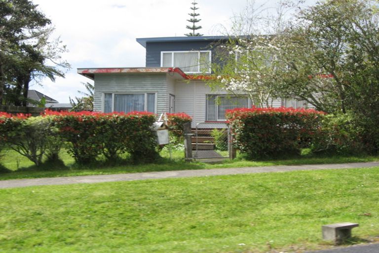 Photo of property in 4 Ferry Parade, Herald Island, Auckland, 0618