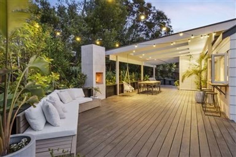 Photo of property in 2 Redwing Street, Browns Bay, Auckland, 0630