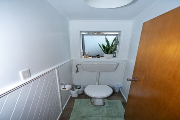 Photo of property in 21 Lisa Rise, Half Moon Bay, Auckland, 2012