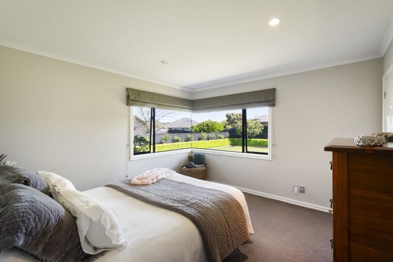 Photo of property in 5 Rodeo Drive, Kelvin Grove, Palmerston North, 4414