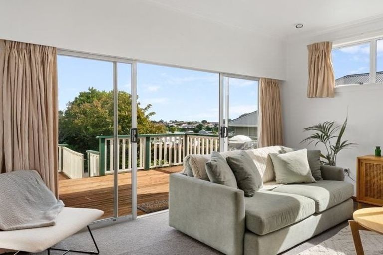 Photo of property in 41 Queens Road, Glen Avon, New Plymouth, 4312