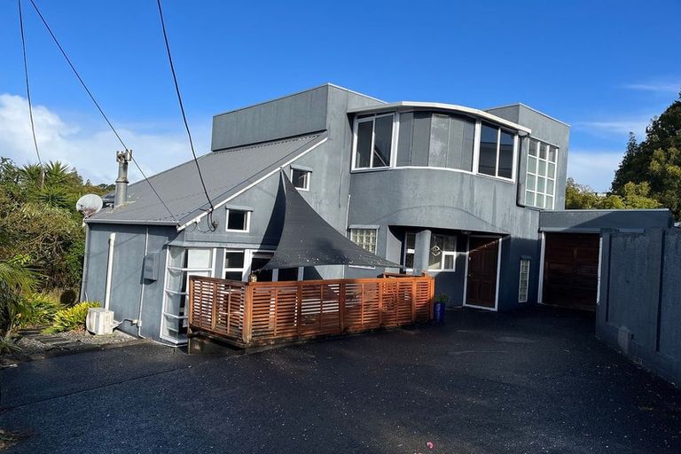 Photo of property in 6 Channel View Road, Campbells Bay, Auckland, 0630