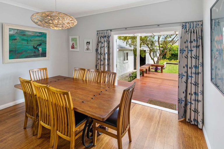 Photo of property in 35 Grey Street, College Estate, Whanganui, 4500