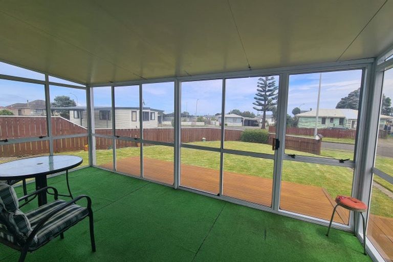 Photo of property in 12 Hickey Place, Opunake, 4616