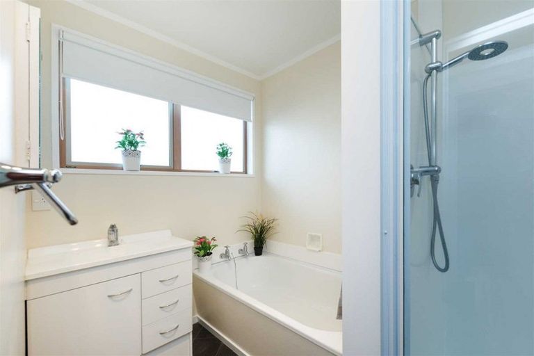 Photo of property in 1b John F Kennedy Drive, Milson, Palmerston North, 4414