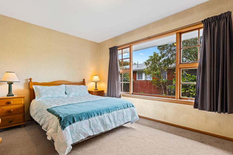 Photo of property in 7 Mirfield Place, Russley, Christchurch, 8042