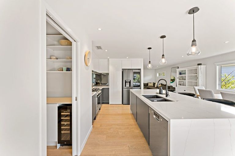 Photo of property in 16 Rewi Street, Torbay, Auckland, 0630