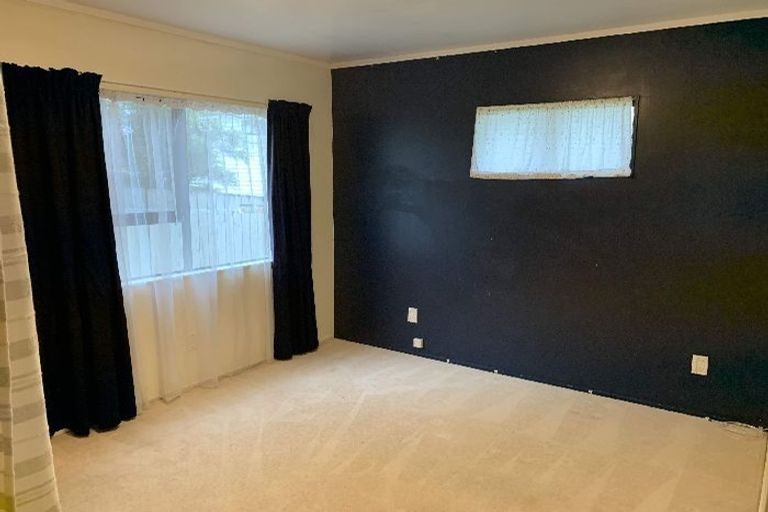 Photo of property in 1/33 Becroft Drive, Forrest Hill, Auckland, 0620