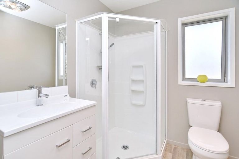 Photo of property in 3 Catchpole Place, Woodend, 7610