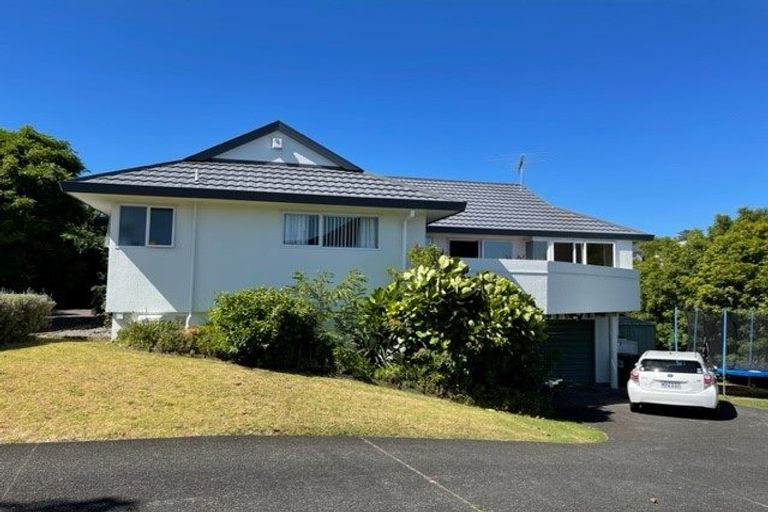 Photo of property in 35 Rifleman Rise, Unsworth Heights, Auckland, 0632