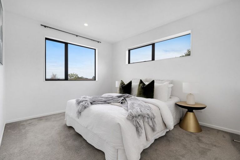 Photo of property in 16 Gosford Drive, Botany Downs, Auckland, 2010