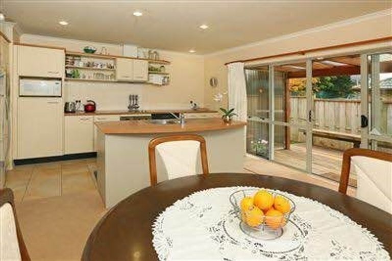 Photo of property in 1 Braestar Court, Henderson, Auckland, 0612