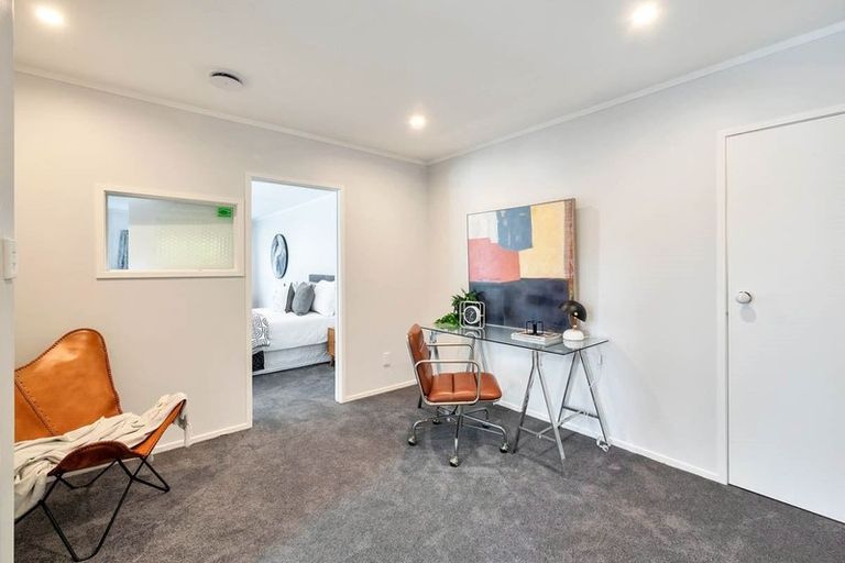 Photo of property in 4 Kegworth Place, Browns Bay, Auckland, 0630