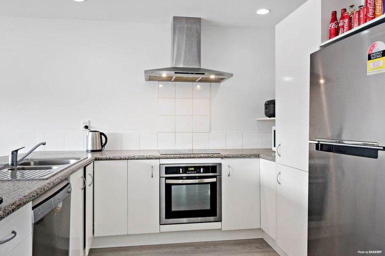 Photo of property in 9/18 Pannill Place, Oteha, Auckland, 0632