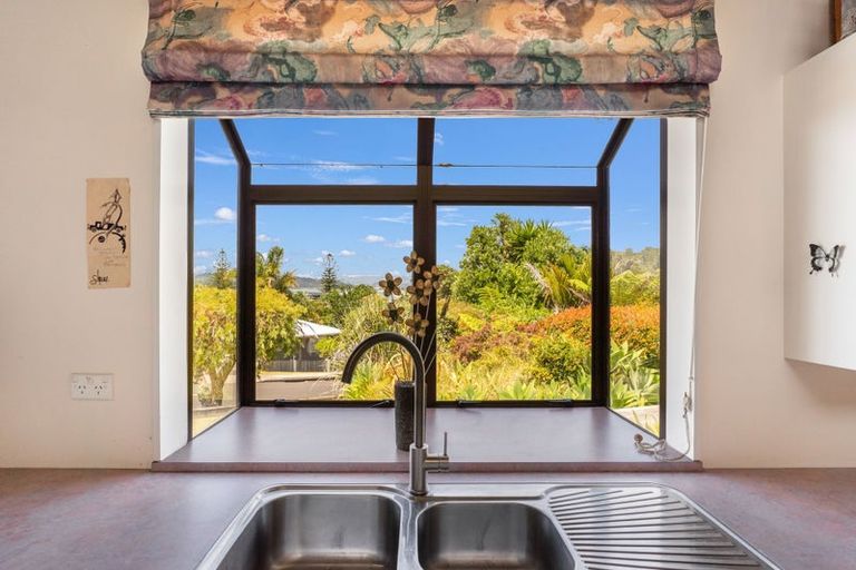 Photo of property in 28 Centennial Drive, Whitianga, 3510