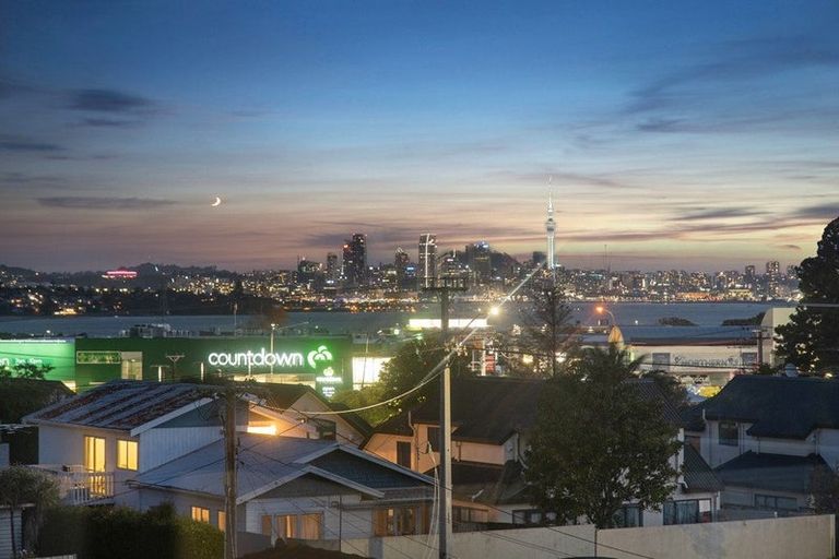 Photo of property in 50d Killarney Street, Takapuna, Auckland, 0622