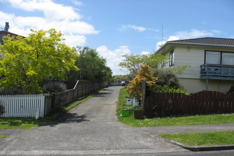 Photo of property in 1/11 Kopara Place, Clendon Park, Auckland, 2103