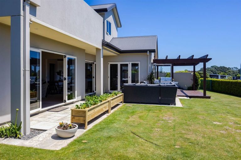 Photo of property in 10 Sampson Avenue, Waiwhakaiho, New Plymouth, 4312