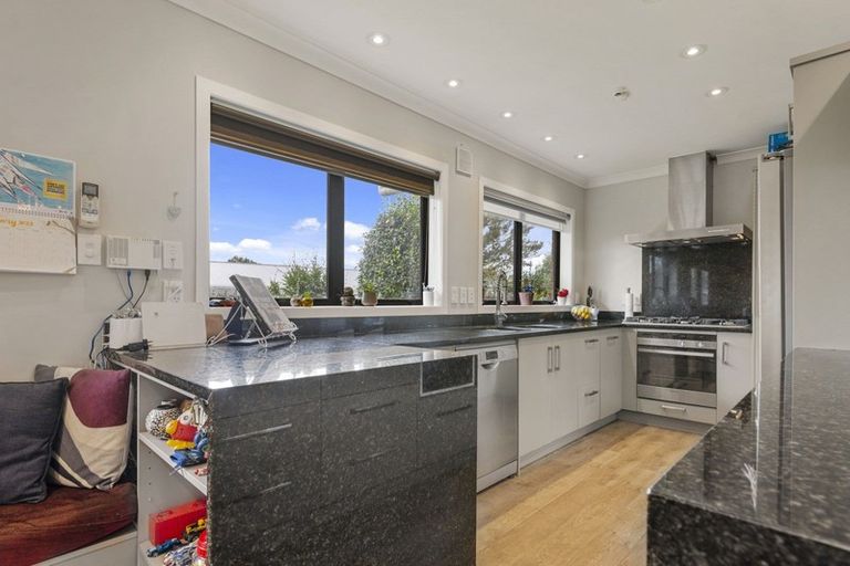Photo of property in 87 Grand Vue Road, Kawaha Point, Rotorua, 3010