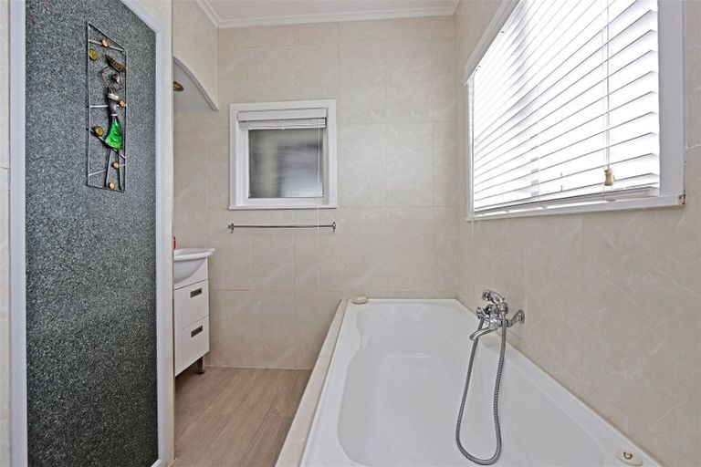 Photo of property in 33 Elliott Crescent, Havelock North, 4130