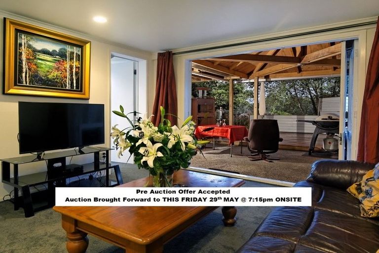 Photo of property in 315 Sturges Road, Henderson Valley, Auckland, 0612