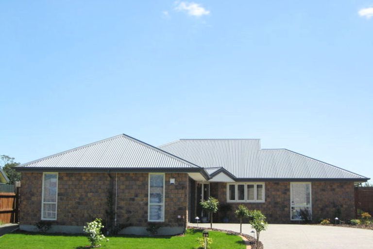 Photo of property in 29 Willowview Drive, Redwood, Christchurch, 8051