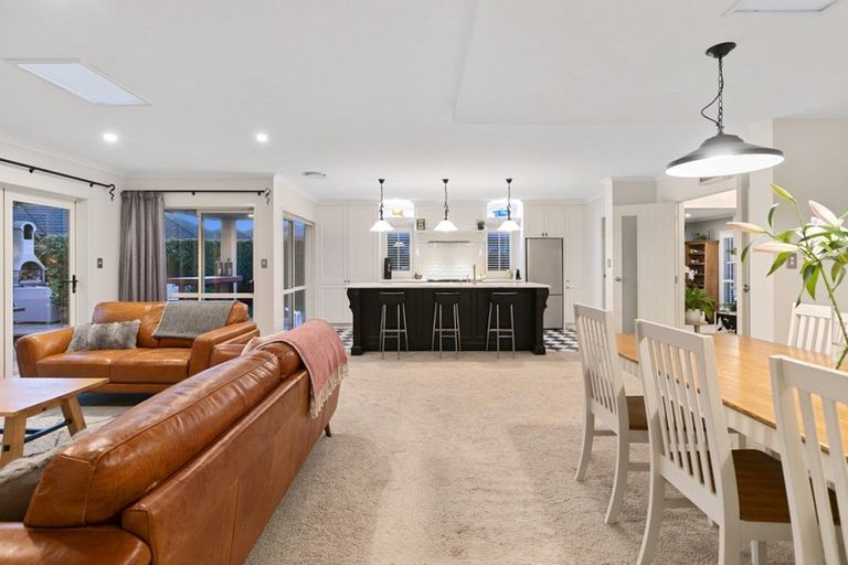 Photo of property in 614 Gloucester Road, Papamoa Beach, Papamoa, 3118