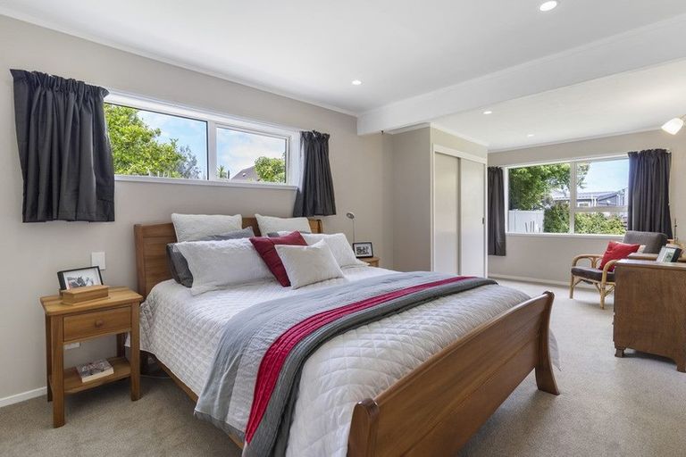 Photo of property in 69b Hattaway Avenue, Bucklands Beach, Auckland, 2012