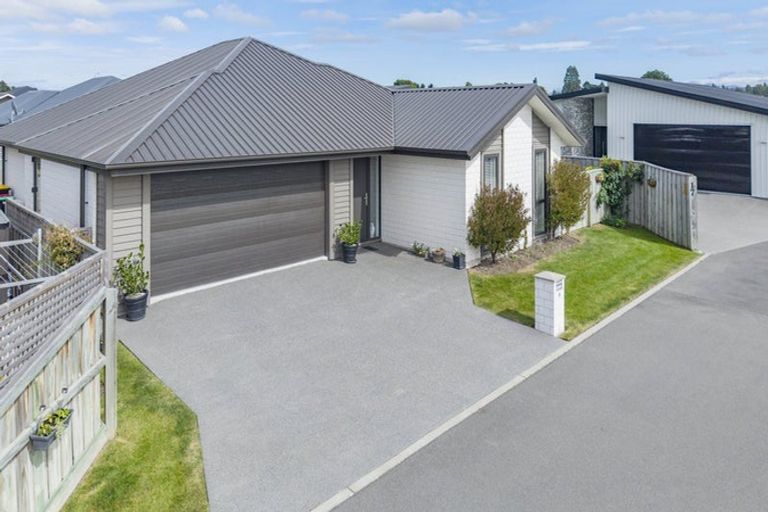 Photo of property in 15 Grey View Grove, Rangiora, 7400