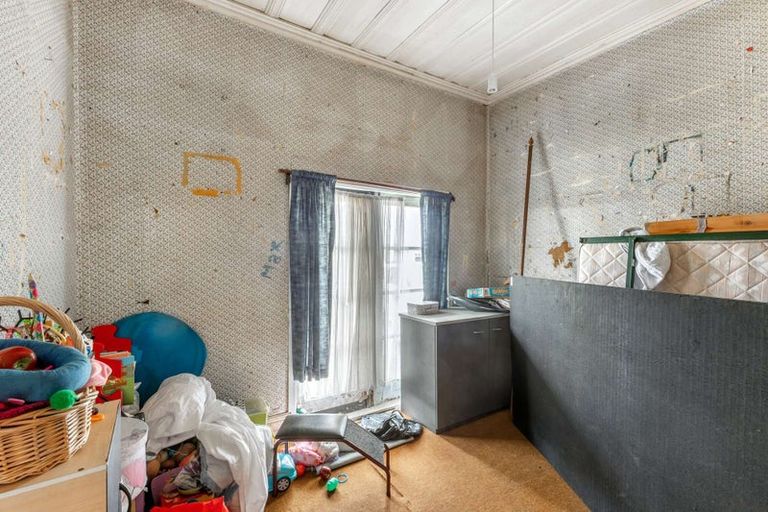 Photo of property in 37 Brookes Street, Inglewood, 4330