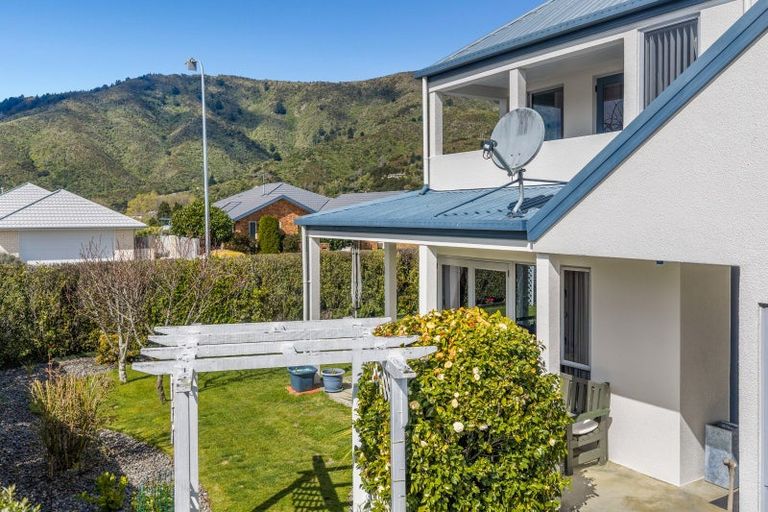 Photo of property in 26 Ranui Street, Waikawa, Picton, 7220