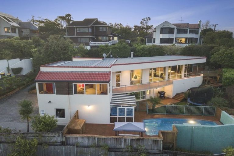 Photo of property in 10 Bragato Place, Chatswood, Auckland, 0626