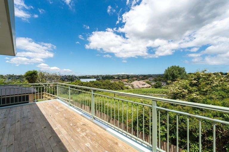 Photo of property in 33 Woodford Avenue, Henderson, Auckland, 0610