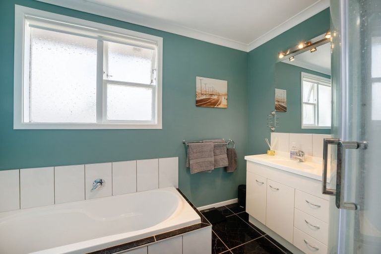 Photo of property in 24 Carlton Street, Bellevue, Tauranga, 3110