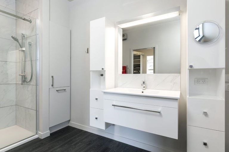 Photo of property in 21 Glentui Place, Waikawa, Picton, 7220