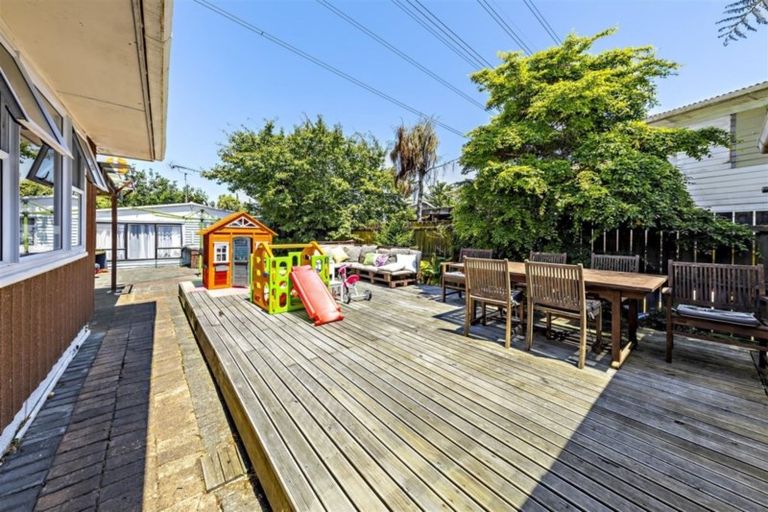 Photo of property in 209 Bairds Road, Otara, Auckland, 2023