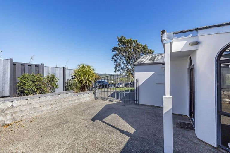 Photo of property in 27 Eskdale Road, Papakowhai, Porirua, 5024