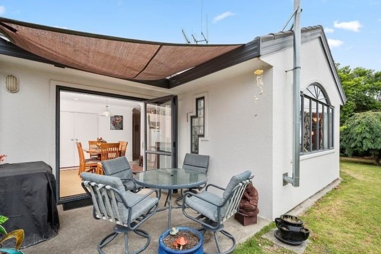 Photo of property in 16 Pampas Grove, Welcome Bay, Tauranga, 3112
