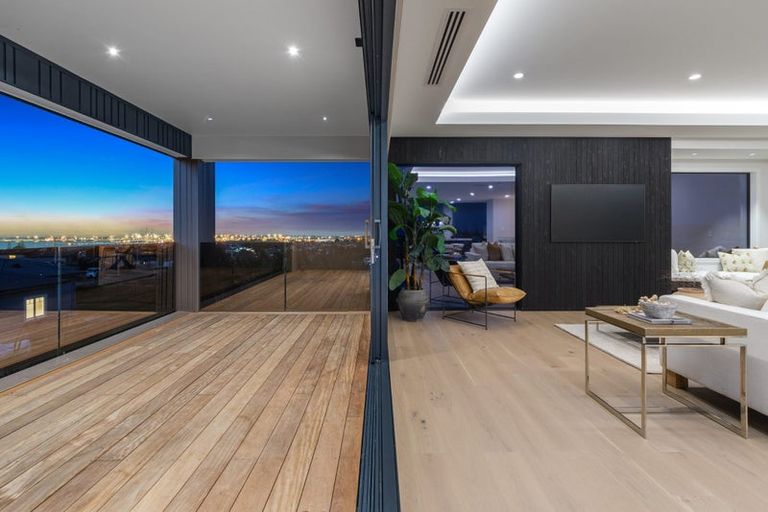 Photo of property in 58a Hinewa Road, Otumoetai, Tauranga, 3110