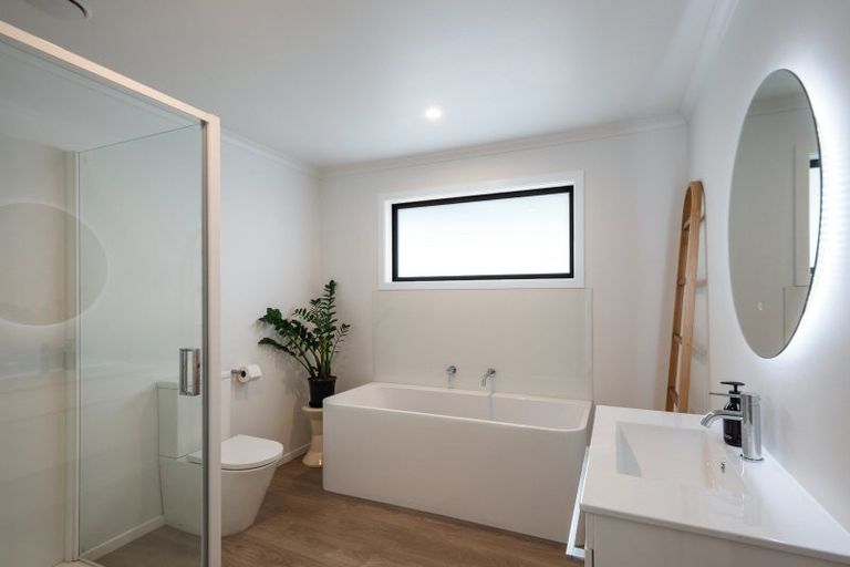 Photo of property in 49 Wakefield Road, Levin, 5571