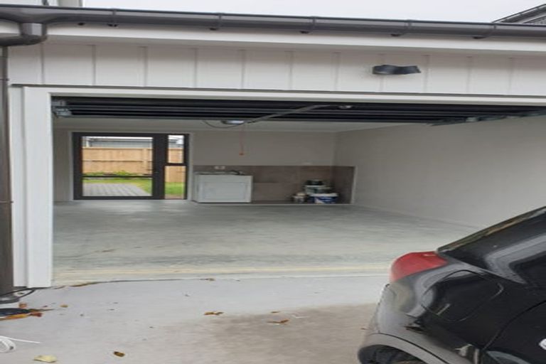 Photo of property in 25 Pukewhero Rise, Westgate, Auckland, 0614