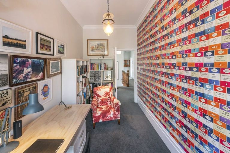 Photo of property in 18 Austin Street, Mount Victoria, Wellington, 6011