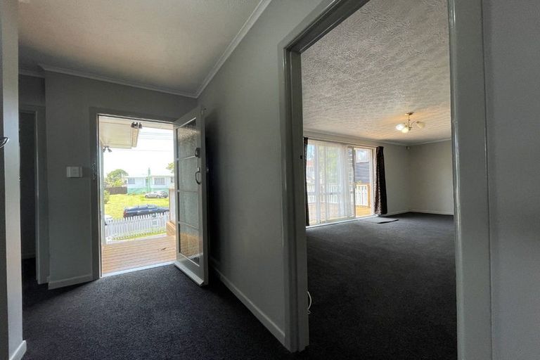 Photo of property in 10 Hinau Street, New Lynn, Auckland, 0600